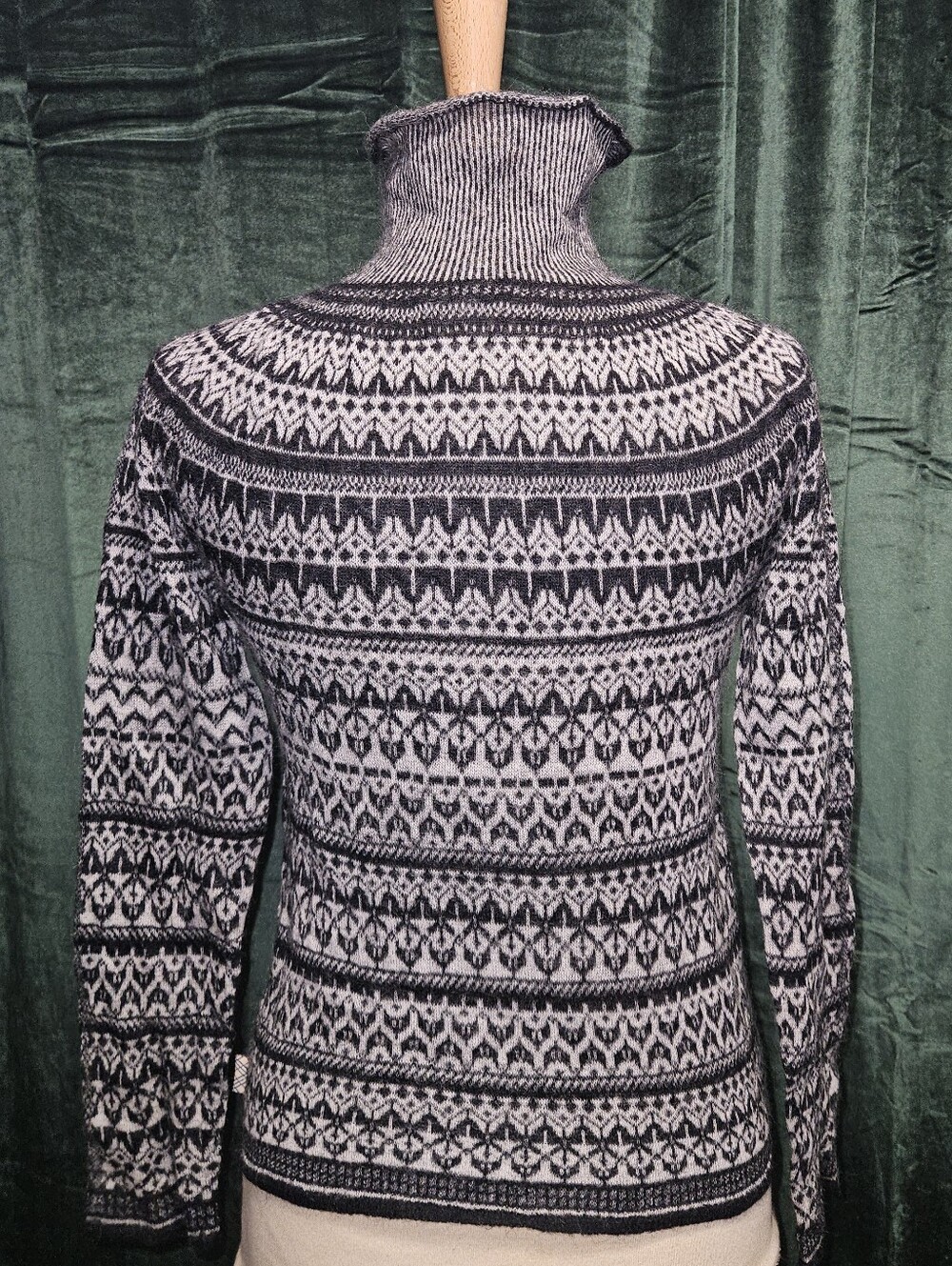 Burberry London Fair Isle Turtleneck Sweater Made In Italy - Picture 2 of 4